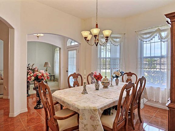 3rd image of 2812 SE Eagle Dr