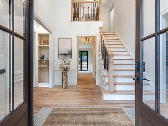 5th image of 9460 Mistwater Close