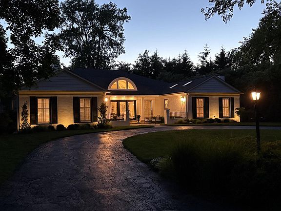 4th image of 180 Westview Rd