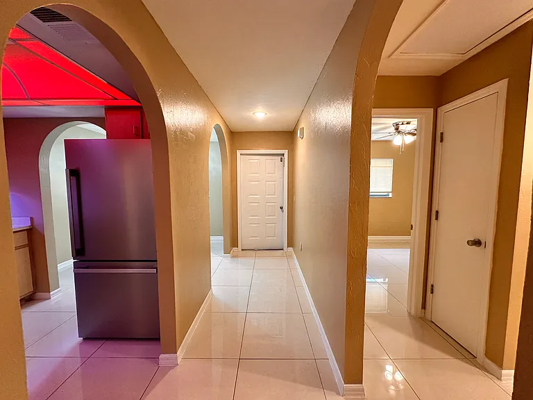 4209 SW Santa Barbara Pl #4 — Photo 5