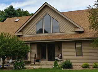 6927 Bergstrom Dr, Rockford, IL 61103
