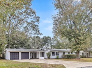 3647 Cumberland Dr, Moss Point, MS 39563