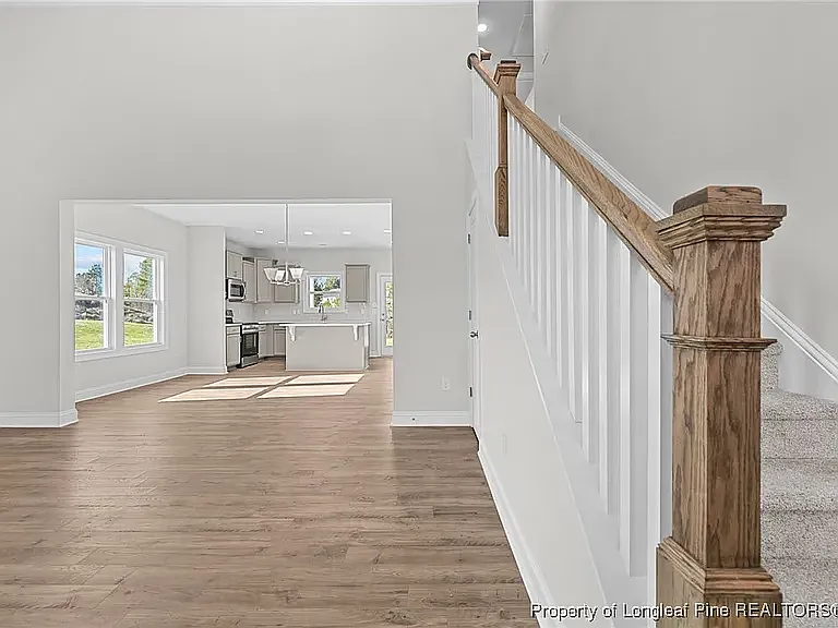 4 bed, 1992 sqft, $2,350 — Photo 3