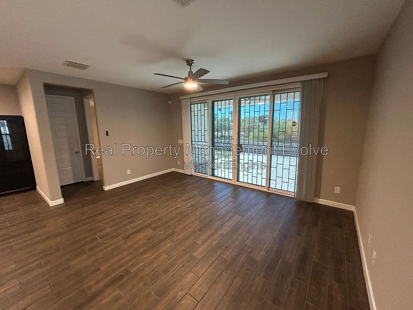 3 bed, 2.0 bath, 1543 sqft, $2,595 — Photo 4