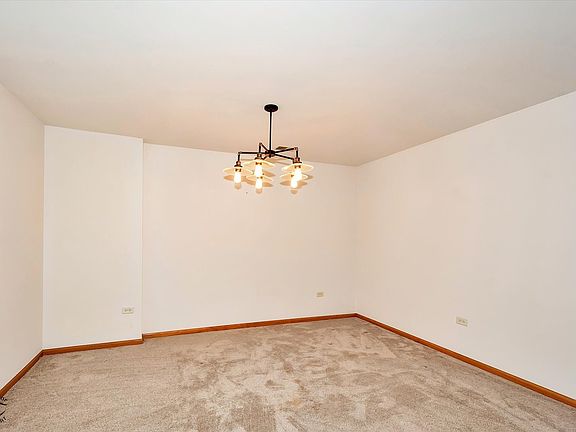 5th image of 13934 Lavergne Ave APT 810