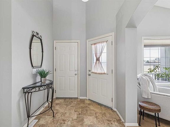 2nd image of 328 E Cove Rd