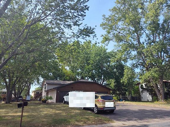 3rd image of 12400 Tyler St NE
