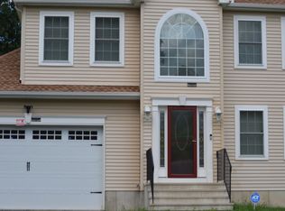 432 Cottontail Ln, East Stroudsburg, PA