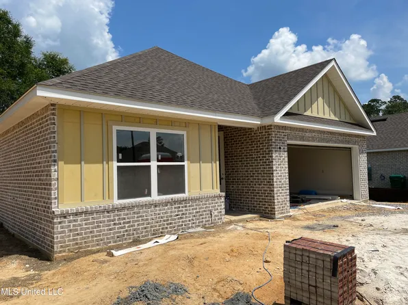 10849 Ala Moana St, Diamondhead, MS 39525