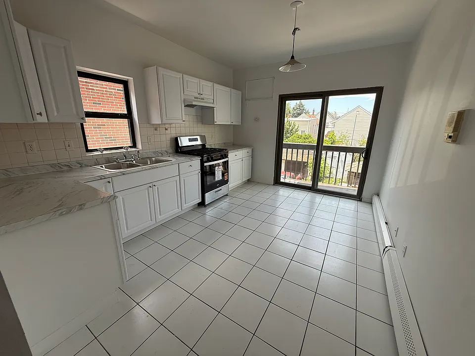 88 Garrison St #2