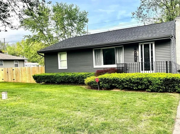 4383 Green Lake Rd, West Bloomfield, MI 48323