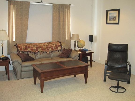 4th image of 3340 N Leavitt St APT 3