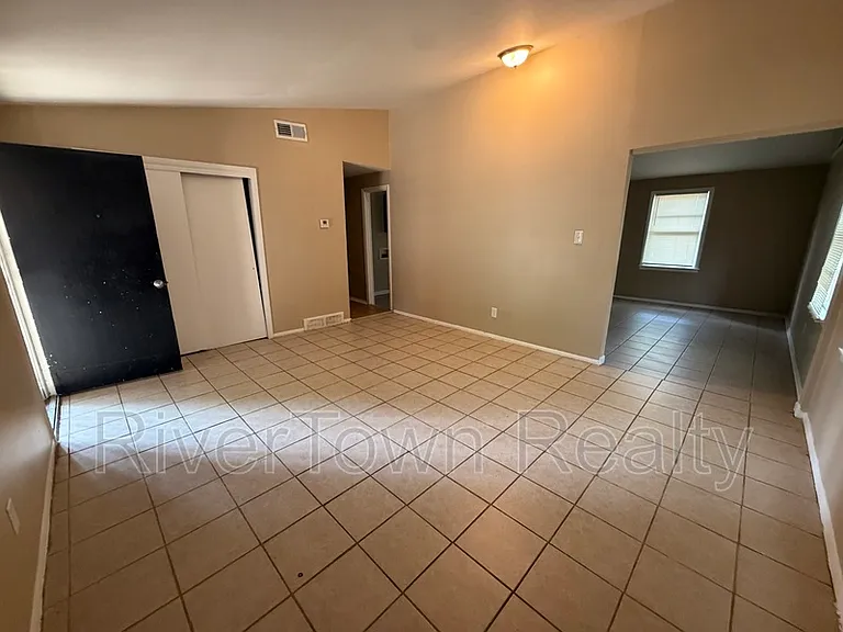 4825 Bridgedale Ave — Photo 3