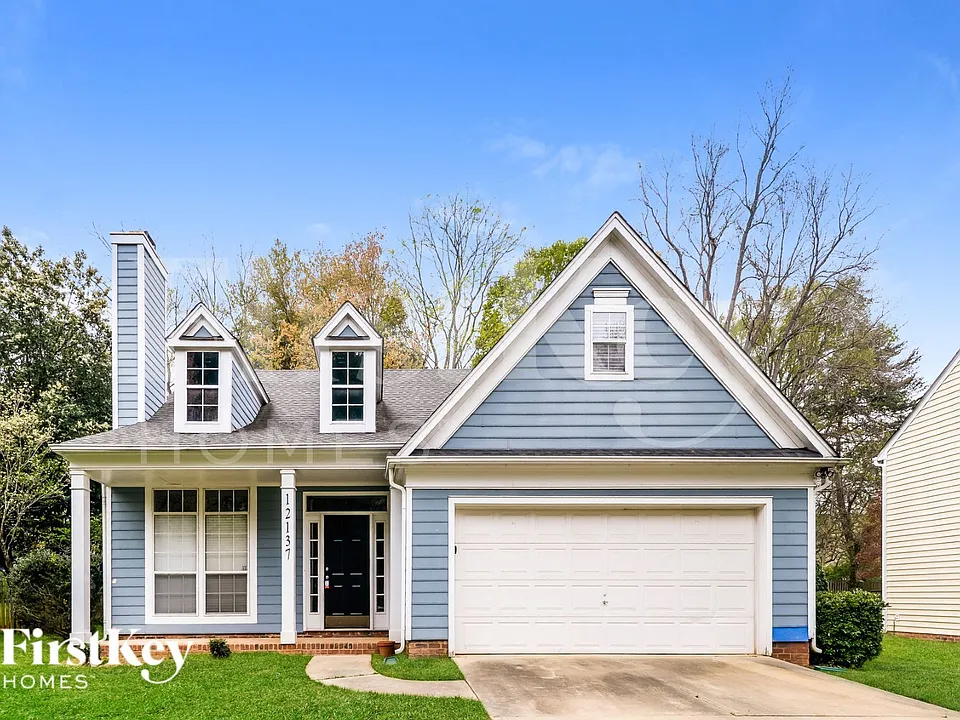 12137 Moonshadow Ln