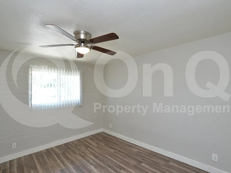 6044 N 21st Ave #2 — Photo 11