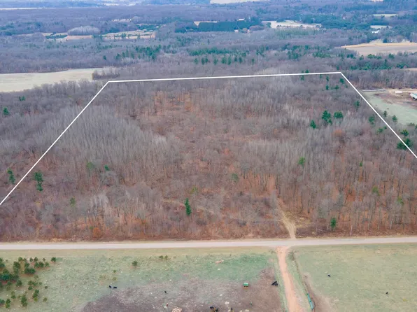 N Lake Rd, Iola, WI 54945