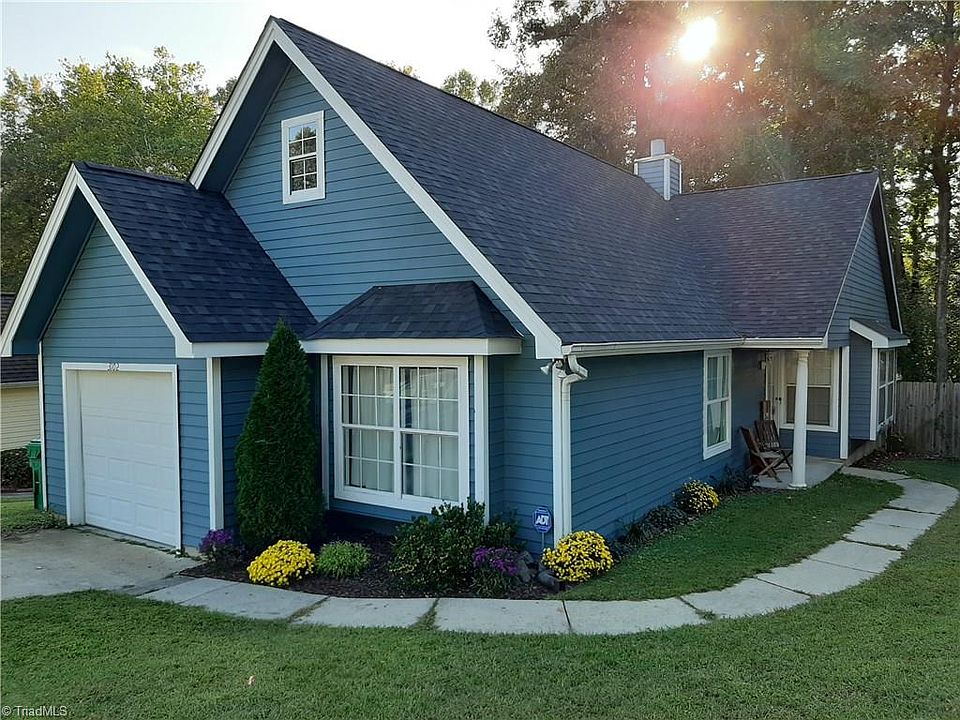 2nd image of 3102 Westbury Dr