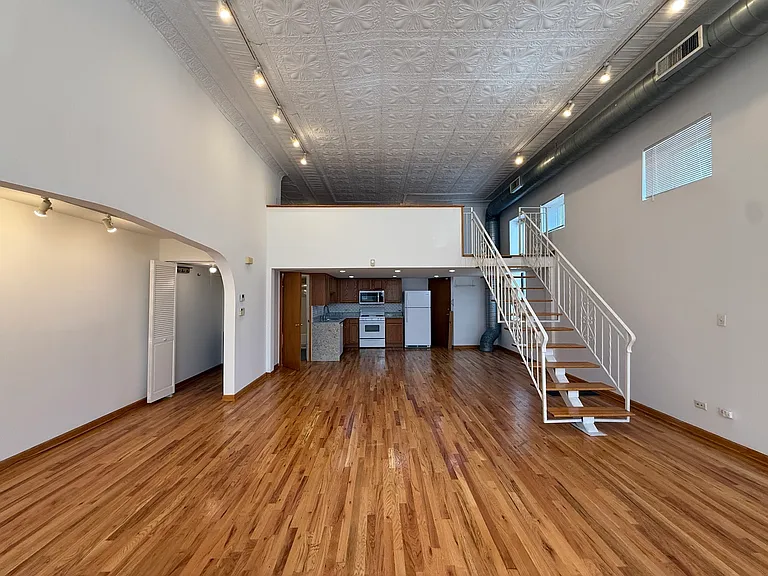1237 N Noble St #1F — Photo 3