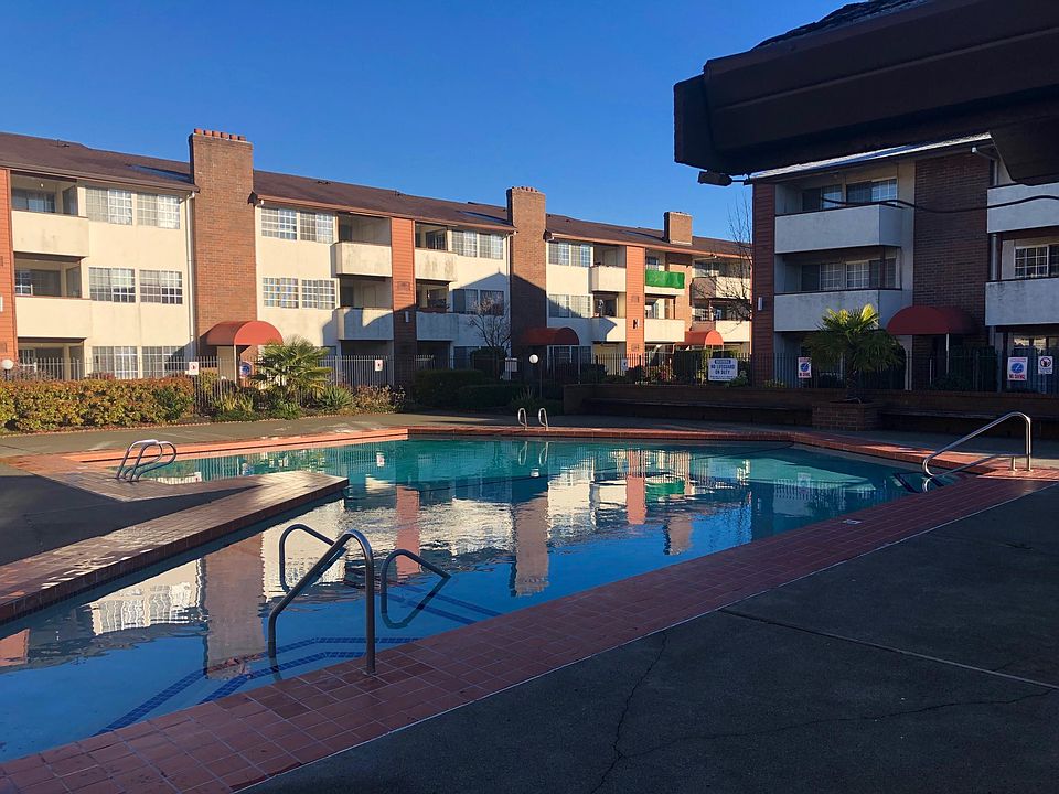 1st image of 14203 42nd Ave S APT 216