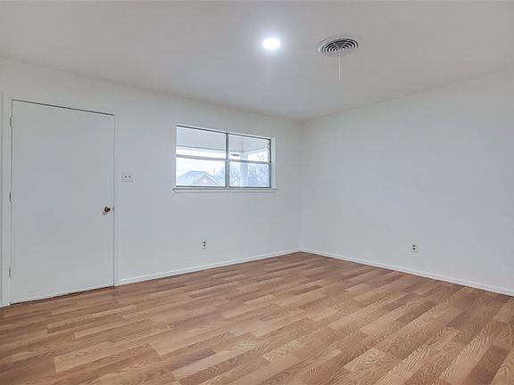 5th image of 716 Charyl Lynn Dr