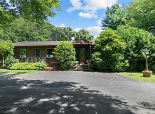 52 Captains Cir, Tiverton, RI 02878