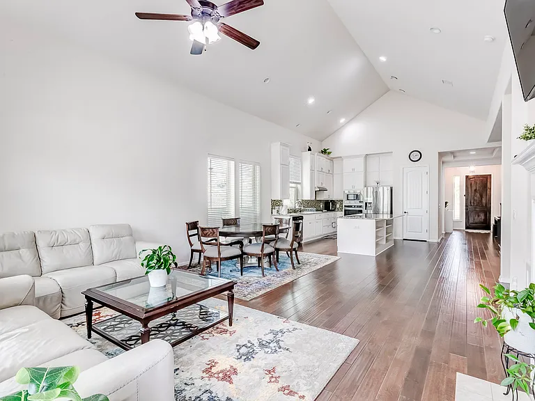 1012 Clearwell St — Photo 33