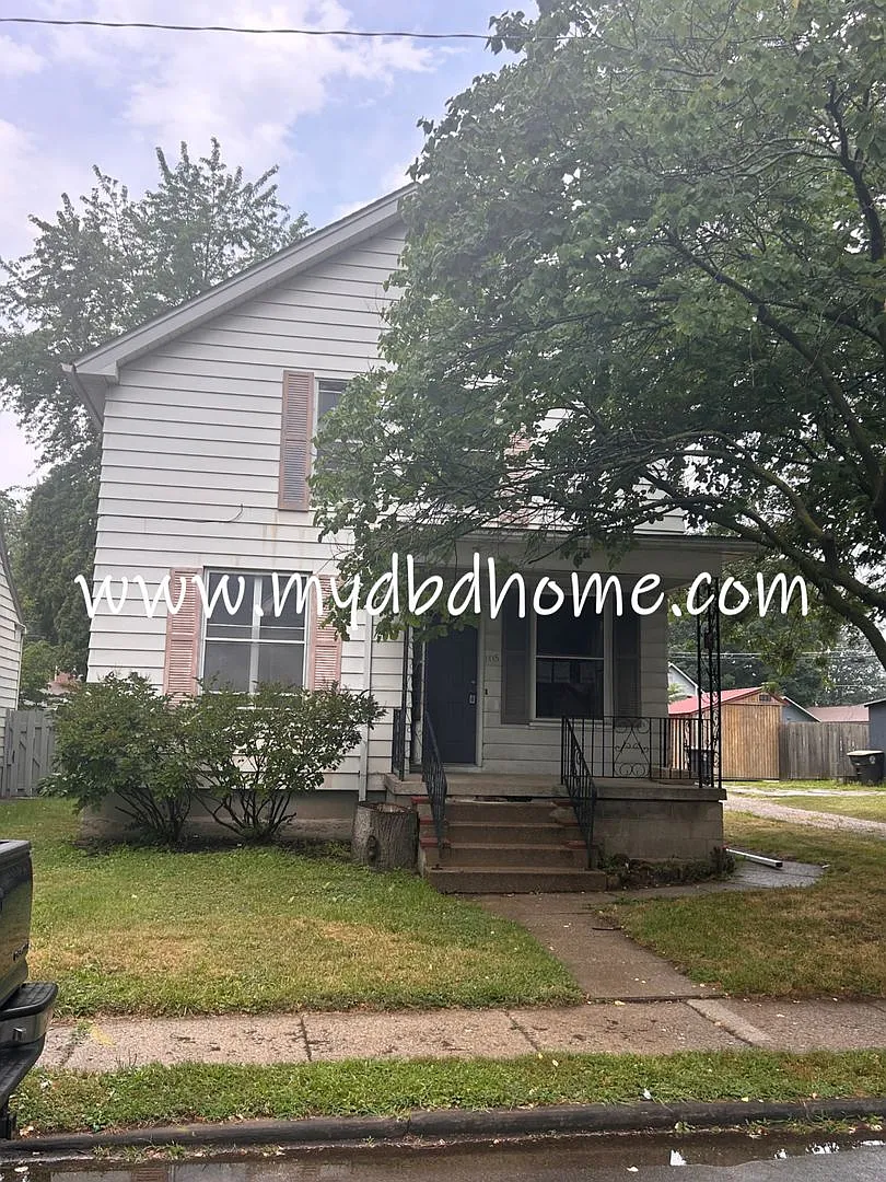 1815 Bayer Ave — Photo 1