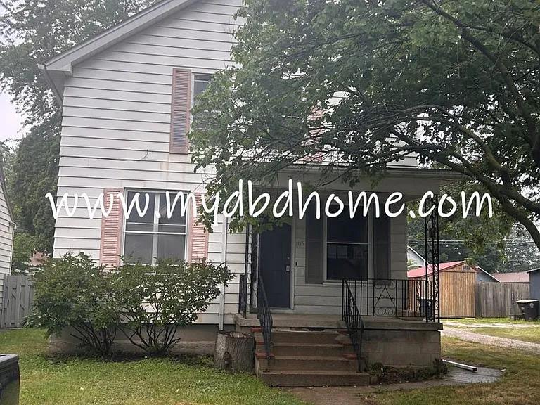 1815 Bayer Ave — Photo 1