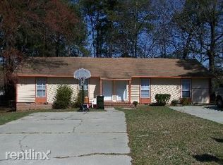 6484 Rockford Dr, Fayetteville, NC 28304