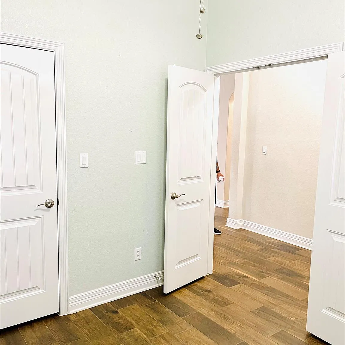 3 bed, 2.5 bath, 2367 sqft, $2,300 — Photo 2