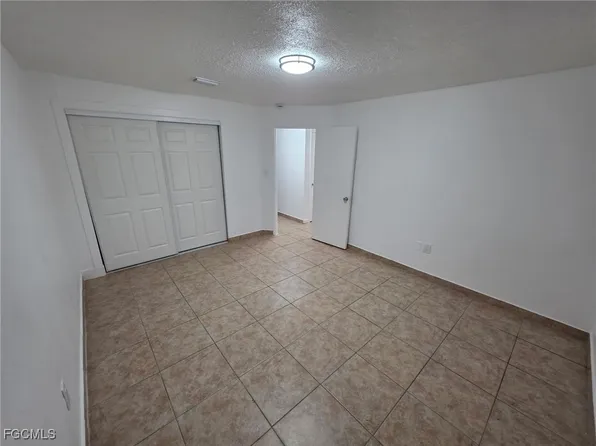 2148 Dora St APT 11, Fort Myers, FL 33901