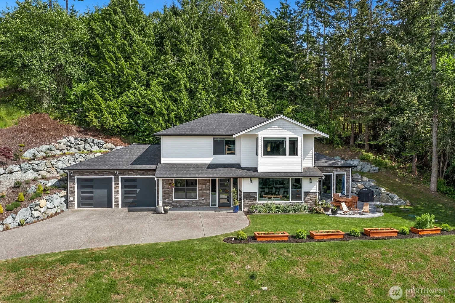 1048 Malvern Hills Drive photo 1