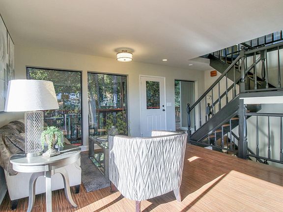 5th image of 18130 Bayview Dr