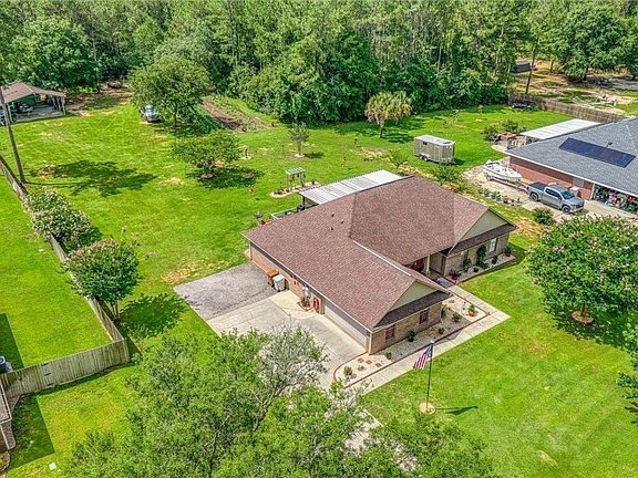 4th image of 9915 Nichols Lake Rd