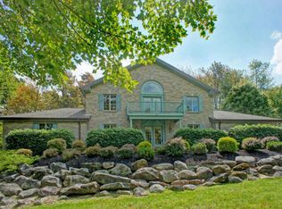 40 Rock Ridge Rd, Lake Harmony, PA 18624