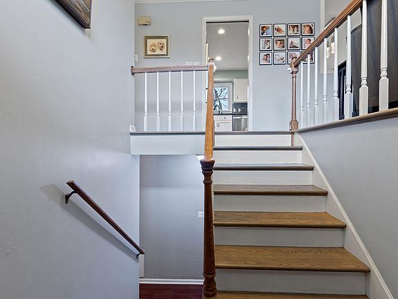 4th image of 3270 Aqueduct Dr