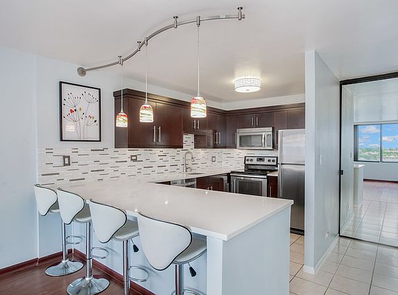 5th image of 2754 N Hampden Ct APT 1004