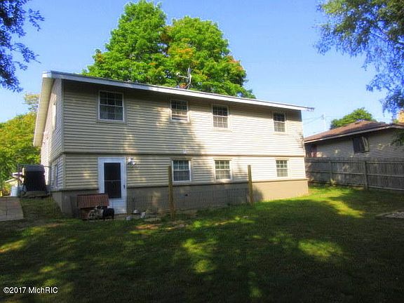 2nd image of 1446 Royal Oak St SW