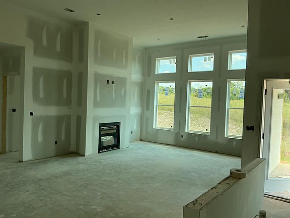 3rd image of 123 Cottage Grove Cir