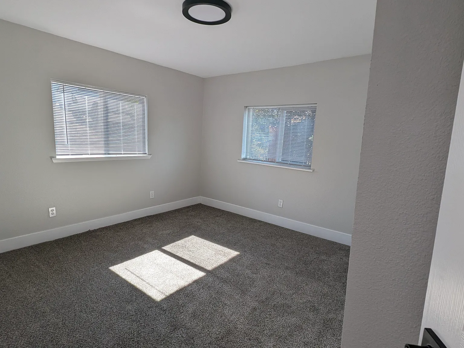 3 bed, 972 sqft, $1,750 — Photo 3