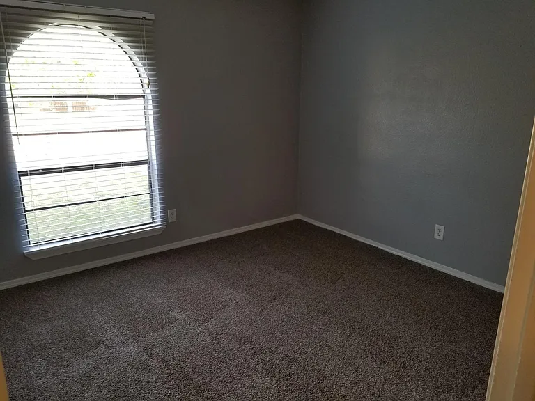 6501 Butterfield Ct — Photo 9