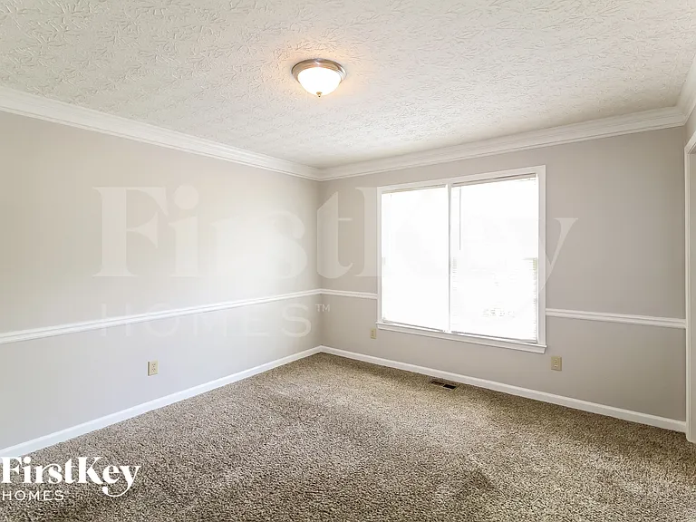 1845 Rockside Ln — Photo 14