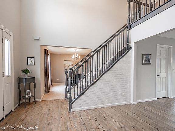 4th image of 1342 Camden Ct