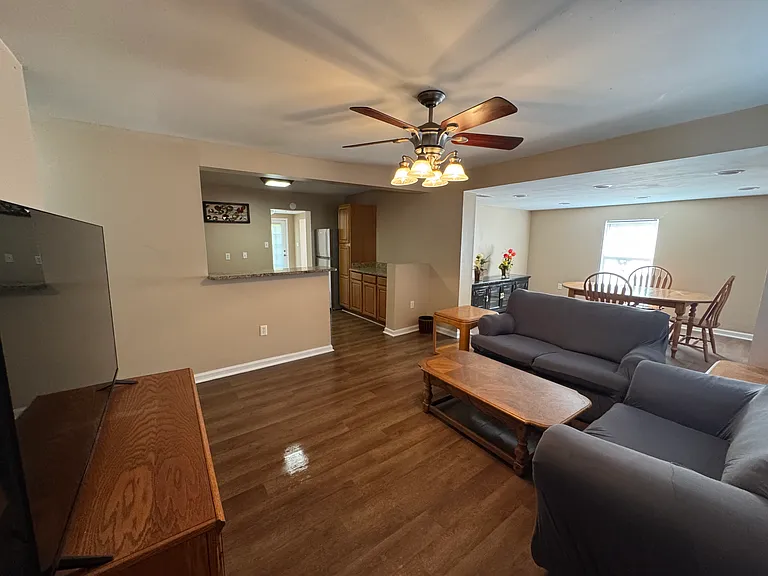 3222 Carey St — Photo 2