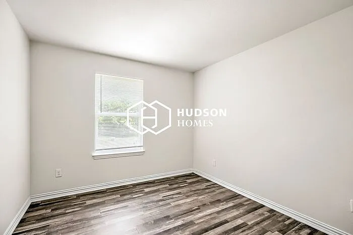 1610 Linda Ln — Photo 6