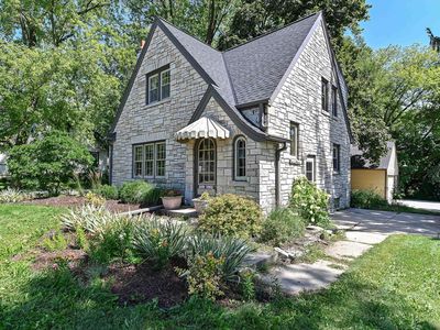 W232N6198 Waukesha AVENUE, Sussex, WI, 53089