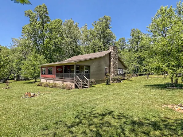 973 E Vineyard Rd, Hayesville, NC 28904