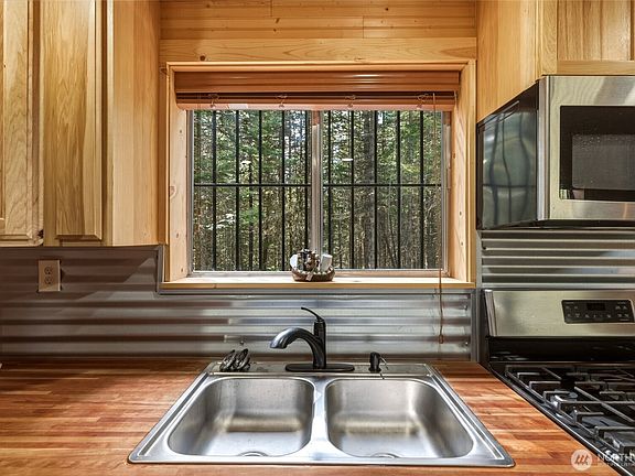 5th image of 14111 Biscuit Ridge Road