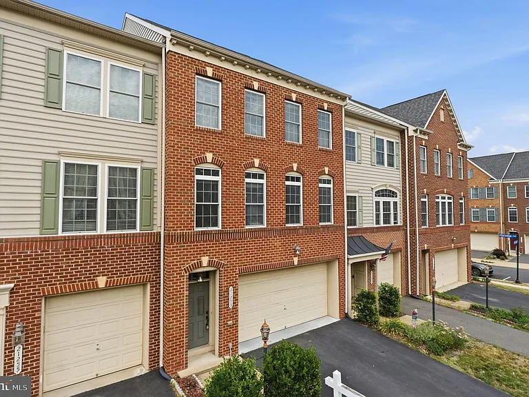 21253 Park Grove Ter — Photo 4