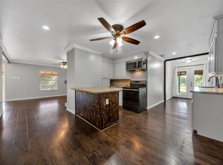 1542 W Reindeer Rd, Lancaster, TX 75146